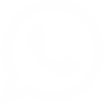 Das Bild zeigt das weiße WhatsApp-Logo auf schwarzem Hintergrund. Das Logo besteht aus einem stilisierten Telefonhörer, der in einer Sprechblase platziert ist. Dieses Symbol repräsentiert die beliebte Messaging-App, die für Textnachrichten, Anrufe und den Austausch von Medien genutzt wird.